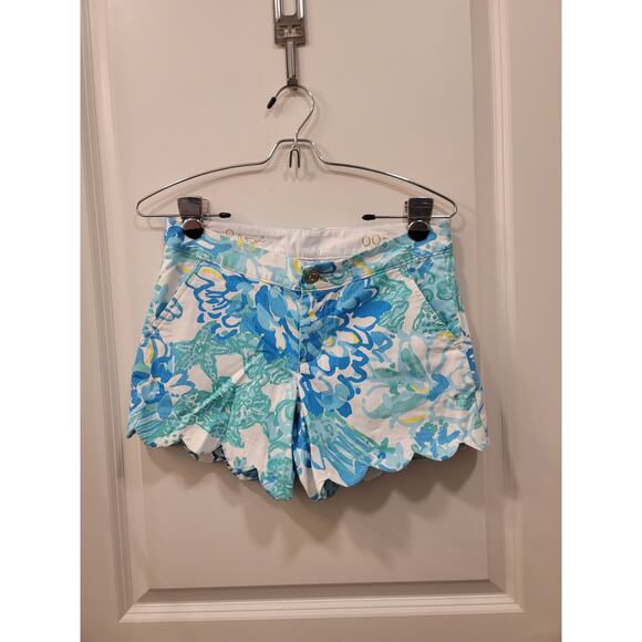 Lilly Pulitzer Buttercup Short in Resort White in a Pinch - Picture 2 of 8